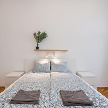Luxurious Downtown Family Suite Budapeste Exterior foto