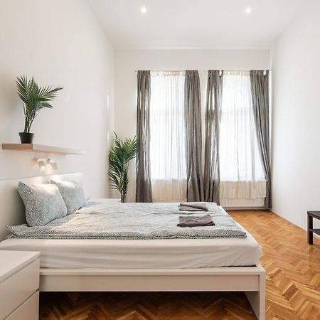 Luxurious Downtown Family Suite Budapeste Exterior foto
